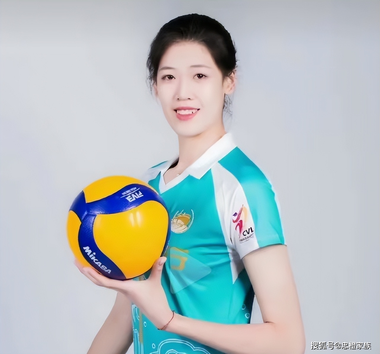22岁李盈莹华丽转身蜕变,蔡斌成为最大功臣_中国女排_郎平_球员