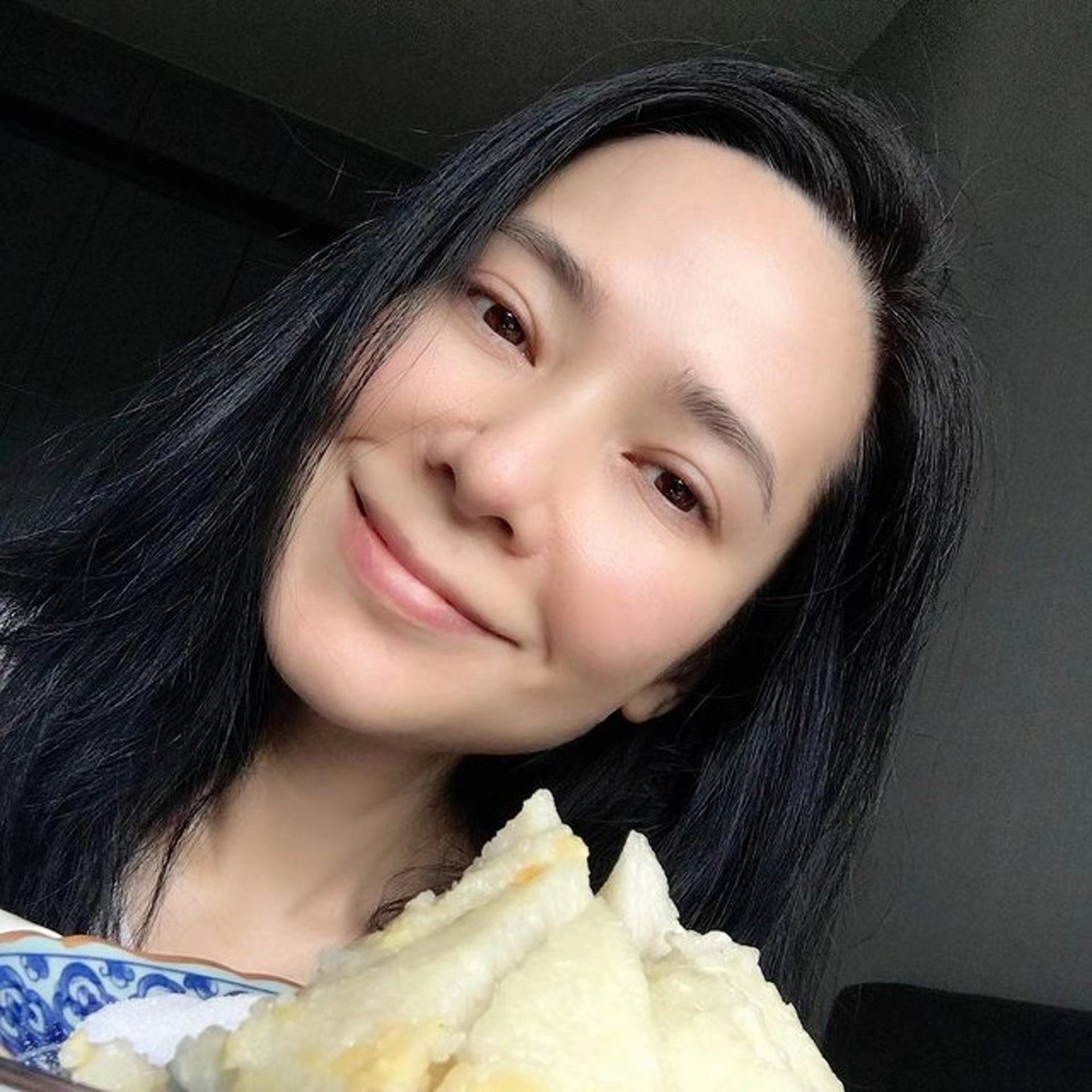 47岁郭羡妮素颜大变样,tvb女神眼窝凹陷,老了二十岁像奶奶