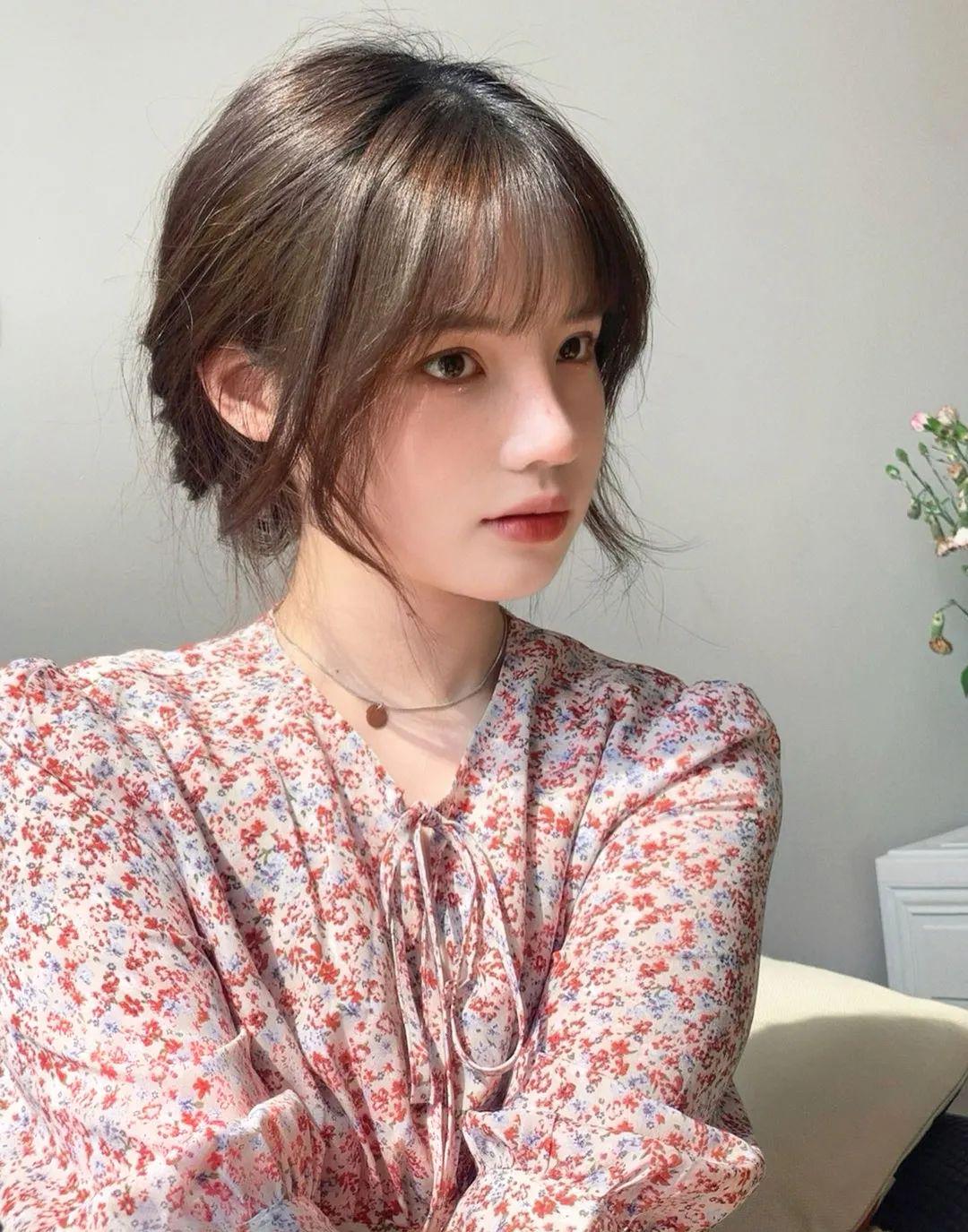 原创百搭又实用的夏日发型分享教你在家就能轻松搞定