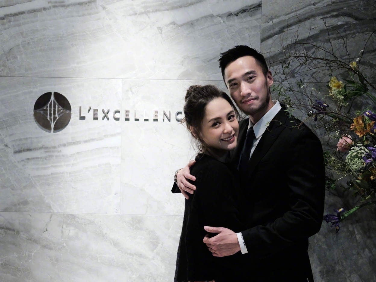 阿娇前夫赖弘国晒聚会照,孕妻Alice优雅大方