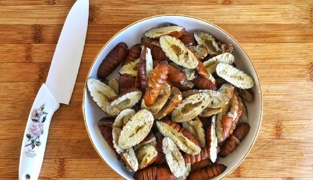 原创吃一个茧蛹相当于三个鸡蛋这种高蛋白越吃越香的食物再贵也要吃