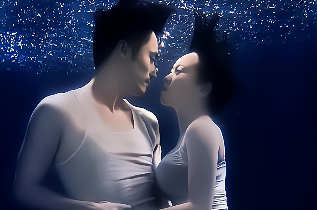 闫妮水下写真火了,时隔7年再次被翻出,依然赏心悦目_照片_大片_阎在