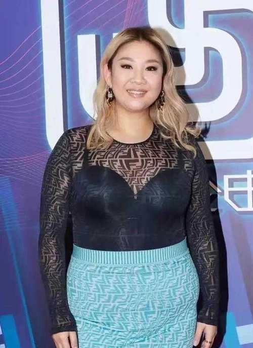 郑欣宜180斤,丰满却不肥,为何胖了的她反而更好看,更有气质?