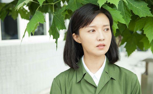 原创章子怡班上的七朵金花五位都混得不错而她俩却成了18线