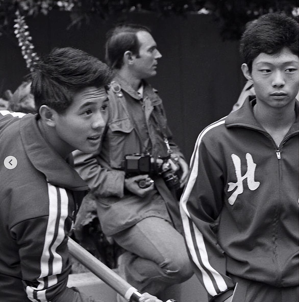 李连杰,祖籍辽宁沈阳,1963年生于北京市,1971年进入北京市什刹海体育