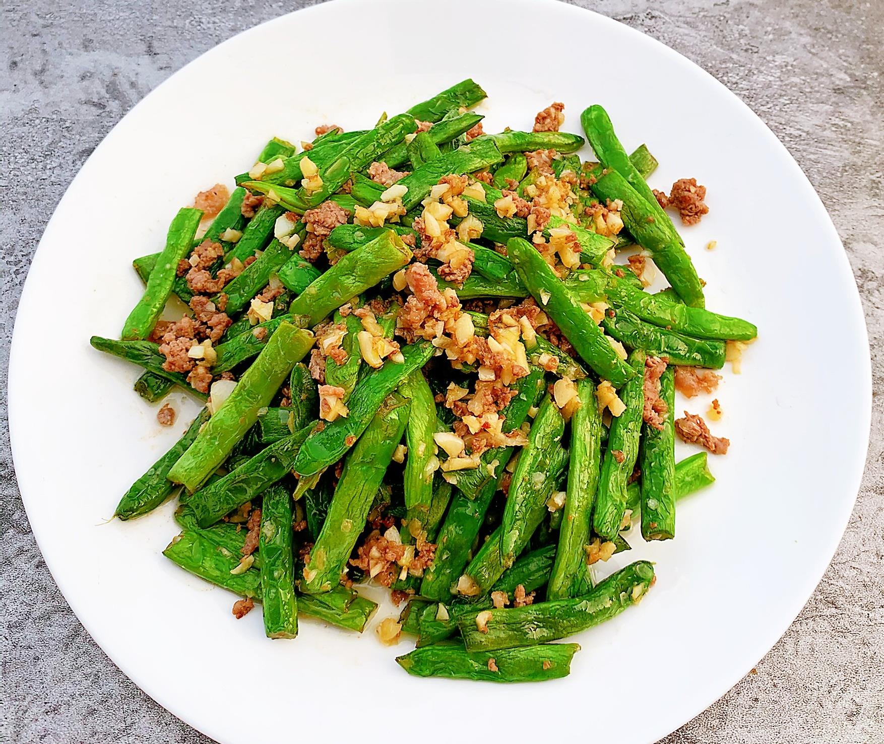 原创蒜香肉末四季豆咸香爽脆绿油油好吃到爆的米饭杀手菜