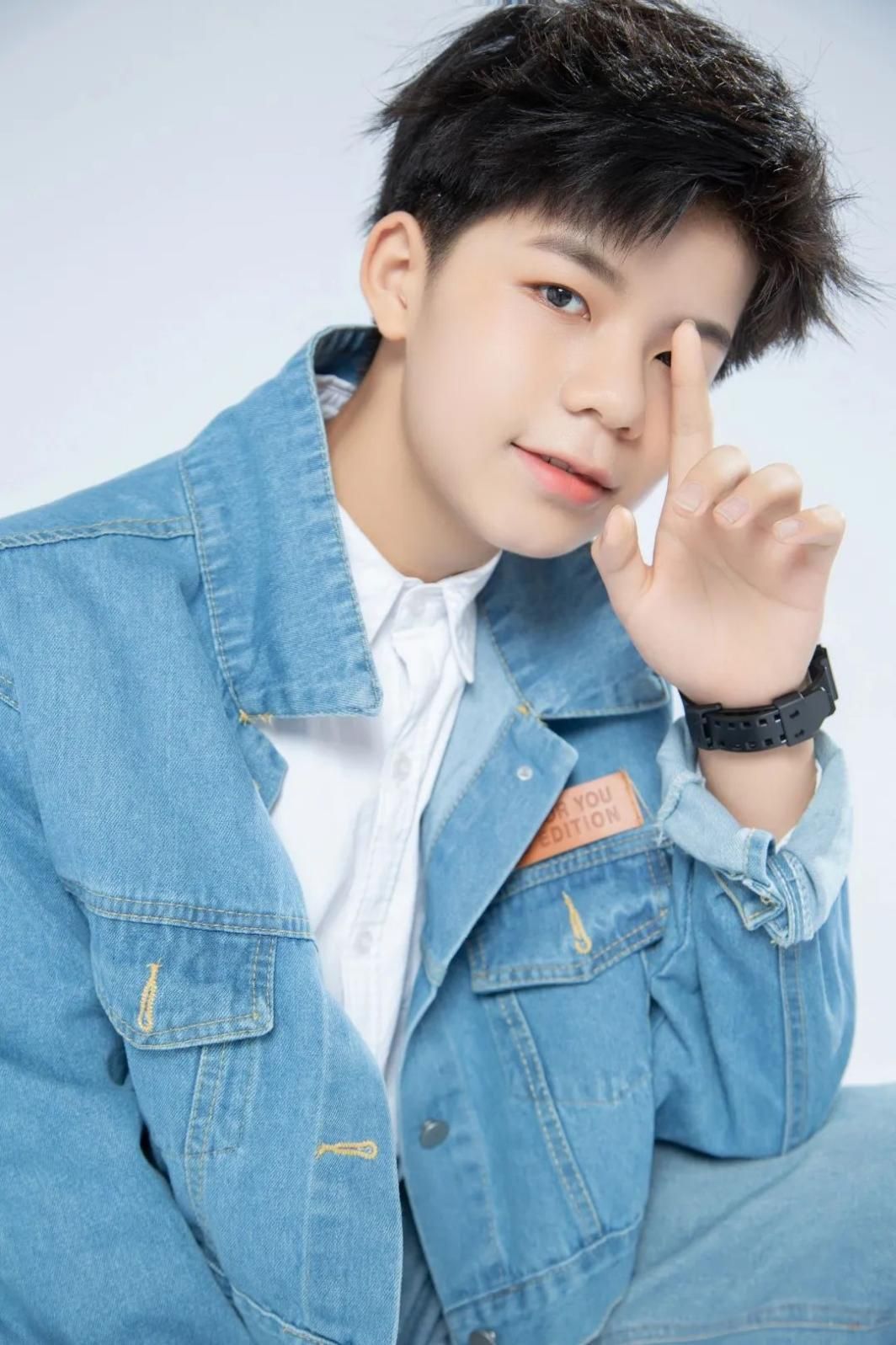 张航滔时尚潮男帝尊嘉禾hy偶像星势力华娱练习生