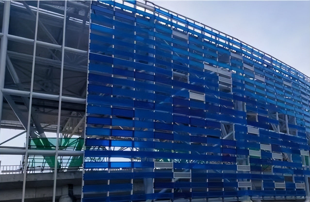 波浪形聚涌状建筑幕墙,原来用的是聚碳酸酯(pc)耐力板!