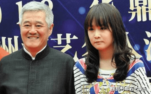 赵本山女儿自曝银行卡的钱是九位数,名下有两辆劳斯莱斯!