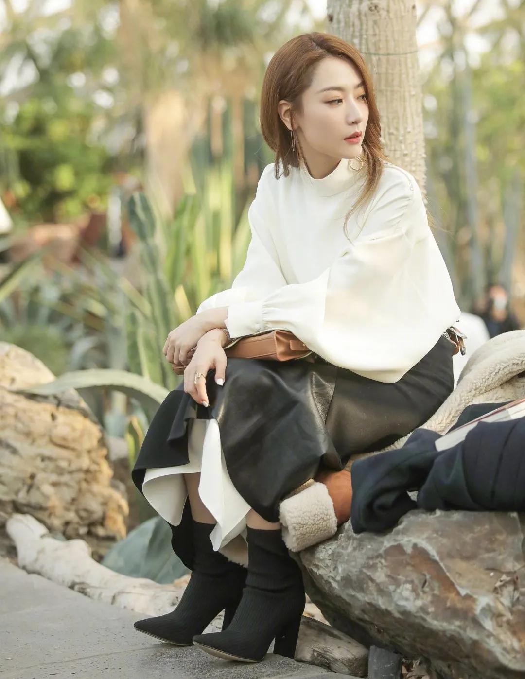 白冰现在虽然是个演员,但是她却不是艺术类院校的毕业生,她毕业于西北