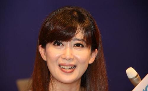 原创孟庭苇近况曝光51岁的她满口牙东倒西歪脸部僵硬说话张不开嘴