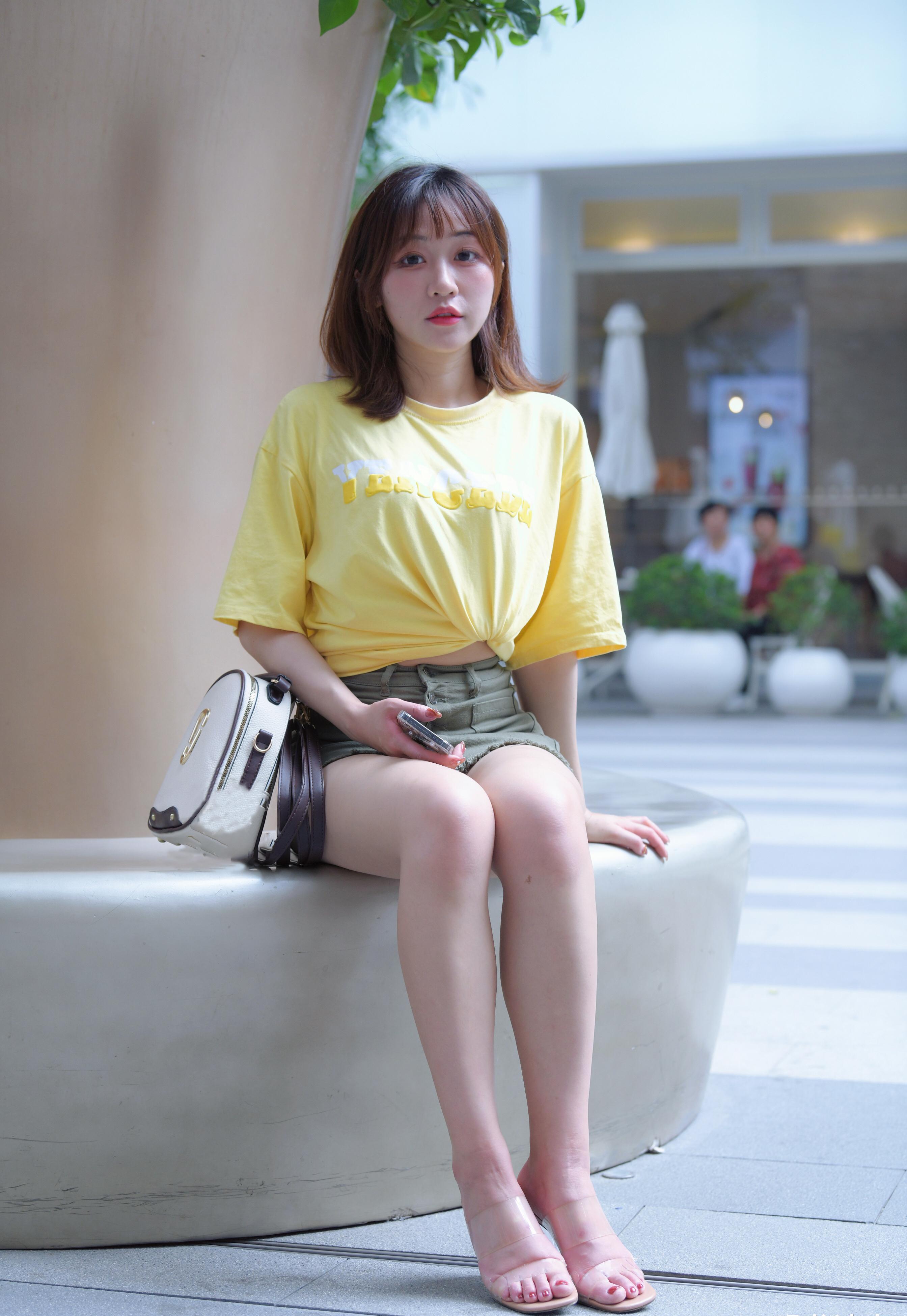 大多数男生应该都会认可,小姐姐的长相是属于那种甜美可爱的小女生