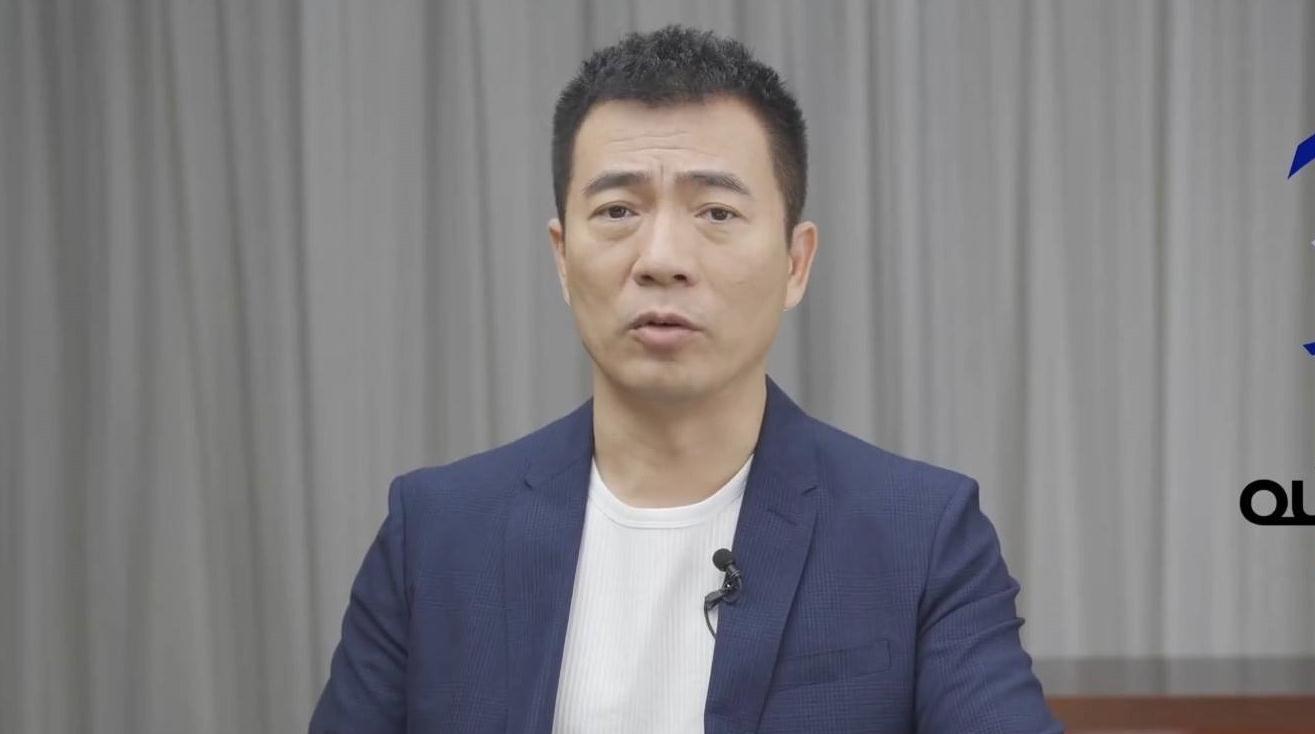 所以著名的评论员黄健翔一直被大家看作是意大利队的死忠球迷