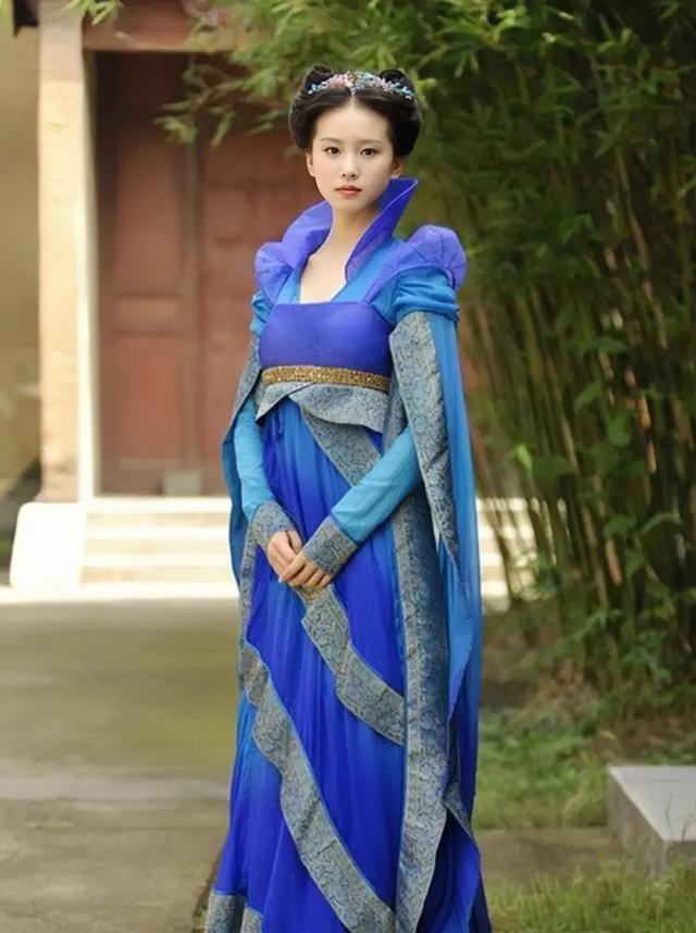 刘诗诗定妆"龙葵"太土气,发型像村妇,这不是"火鬼王"吗?