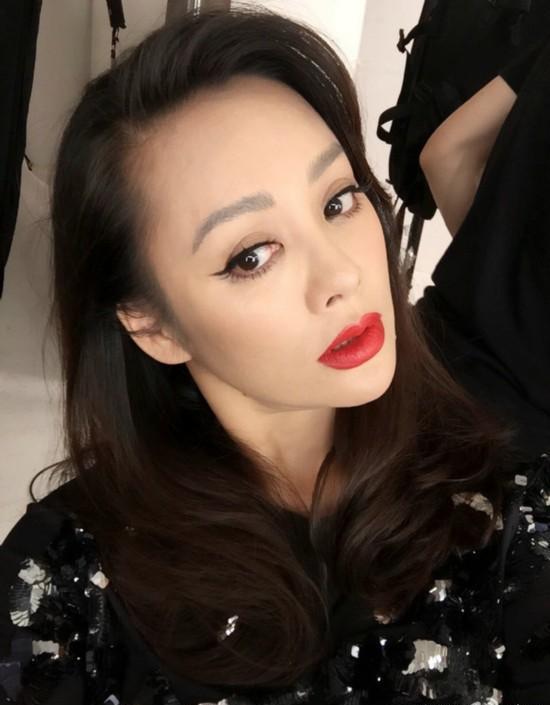 网友晒宁静《男人装》时尚照,身材决不像快50岁的人,曾曝自己不敢拍