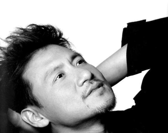 歌手张学友书法率真,直抒胸臆,洒脱飘逸,专家:无艺术价值_明星_一代人