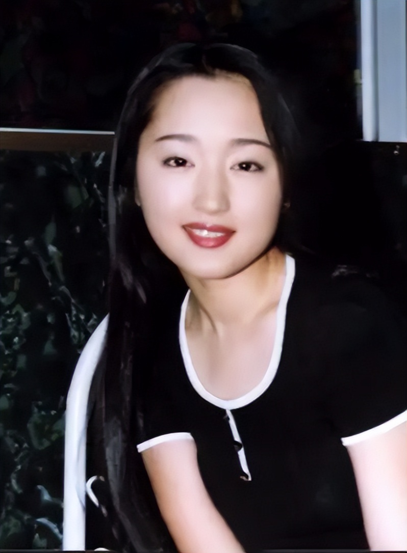 杨钰莹:还未出生爸爸就离世,53岁仍未婚,她在追求什么_杨岗丽_母亲