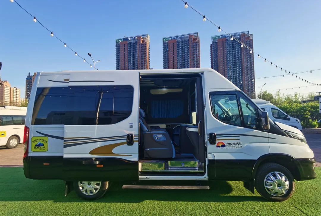 车型推荐进口依维柯b型房车给你新生代商旅房车该有的样子