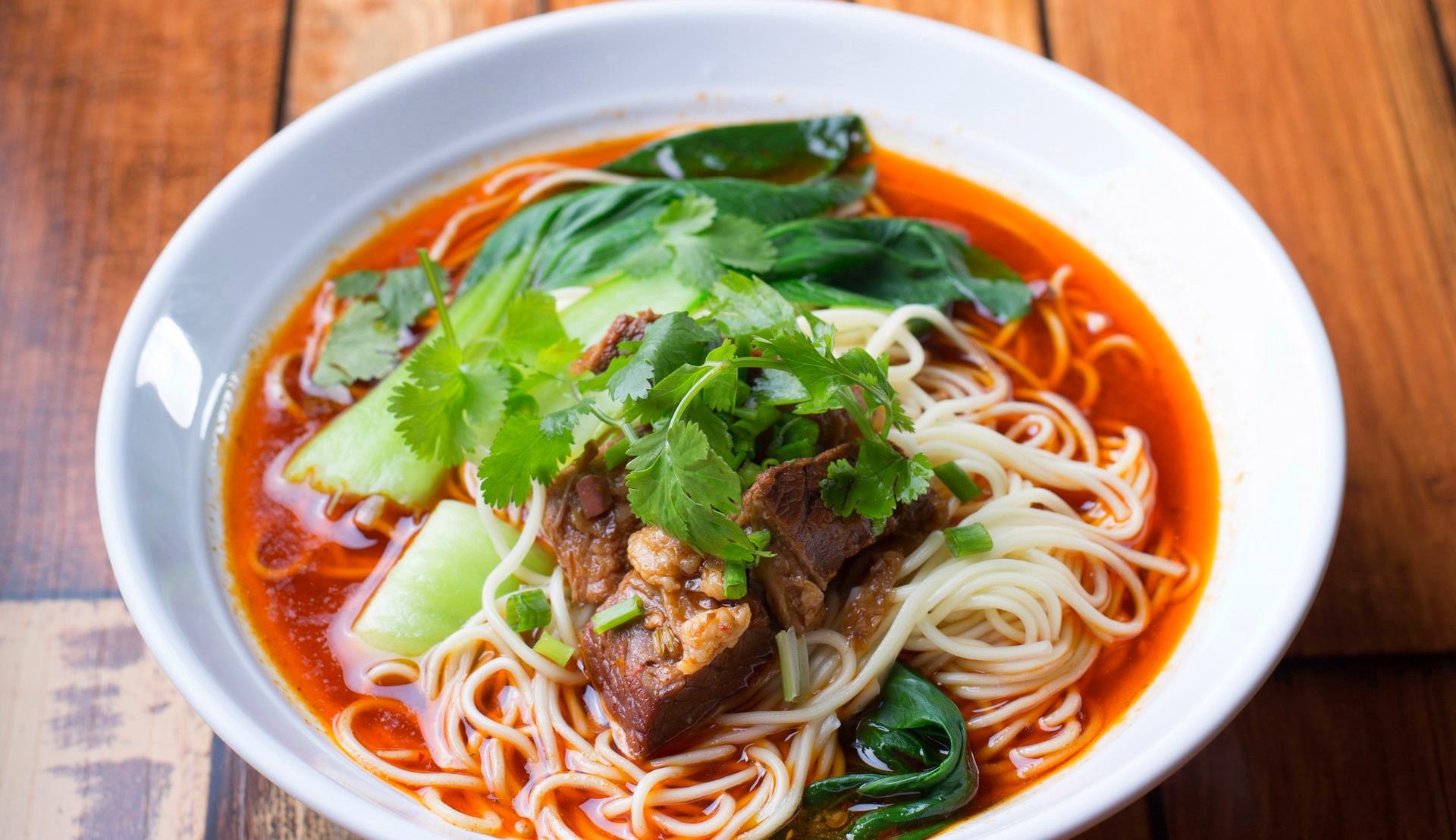 煮面条最忌开水下锅面馆老板透漏秘诀出锅劲道爽滑还不坨