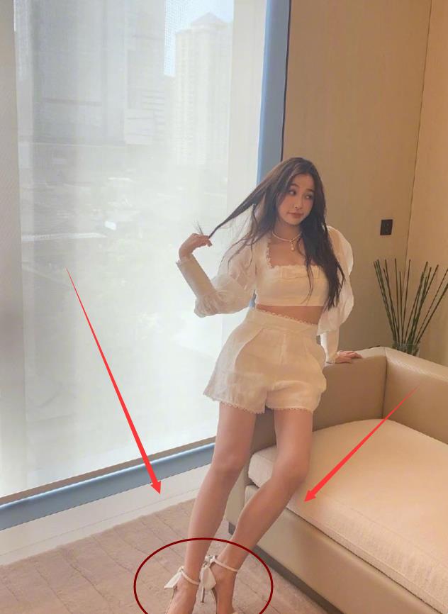 天使吻了虞书欣的腿,却给了她一双"羊蹄脚",穿高跟鞋时太真实了_显得_