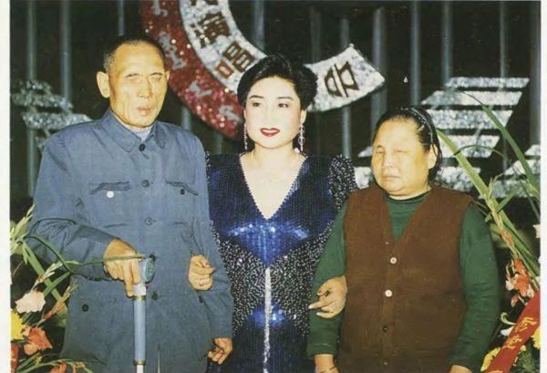 宋转转与戏曲的结缘,与她小时候的经历有关.