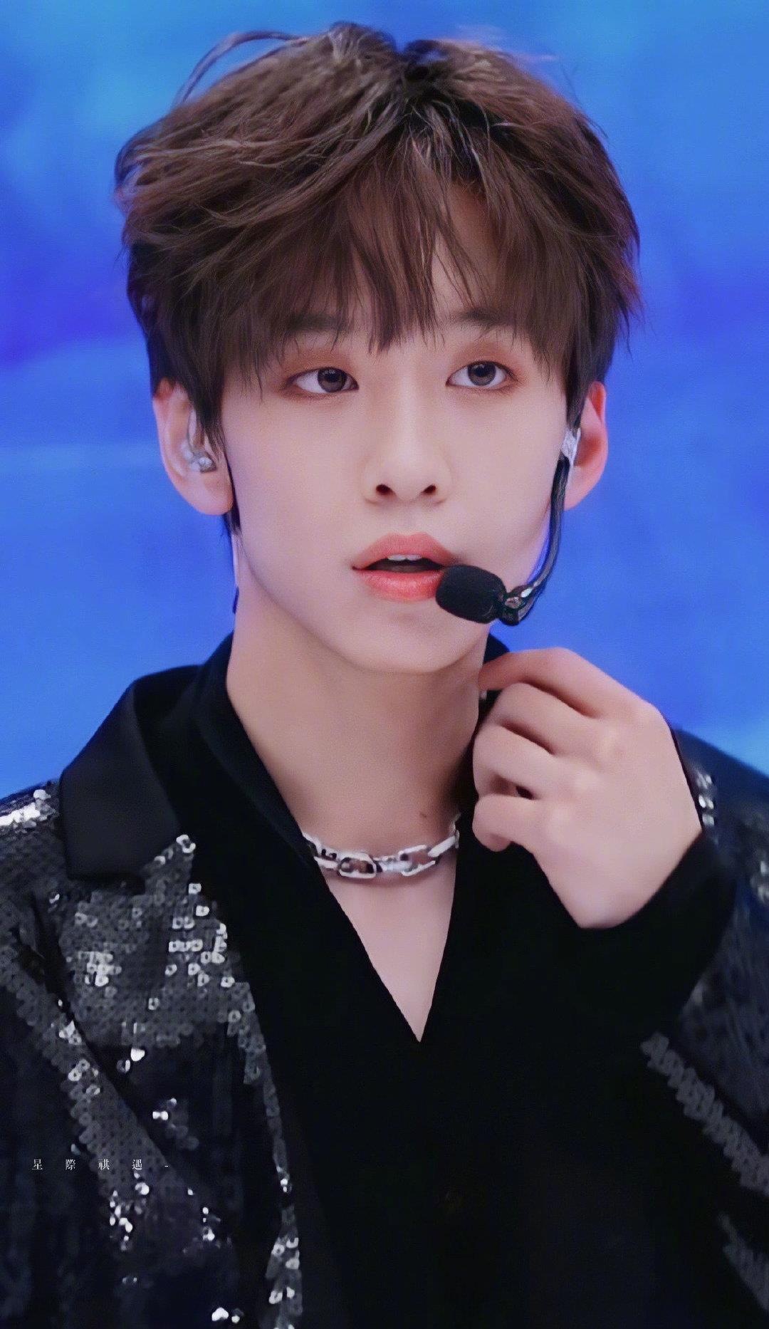 回锅肉"吧,曾经和创4学员魏子越一起组团参加过国外的《producex101》