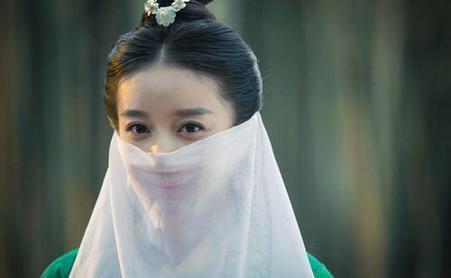 部古装武侠剧《飞刀又见飞刀》,正式与观众见面,剧中她饰演小师妹薛雯