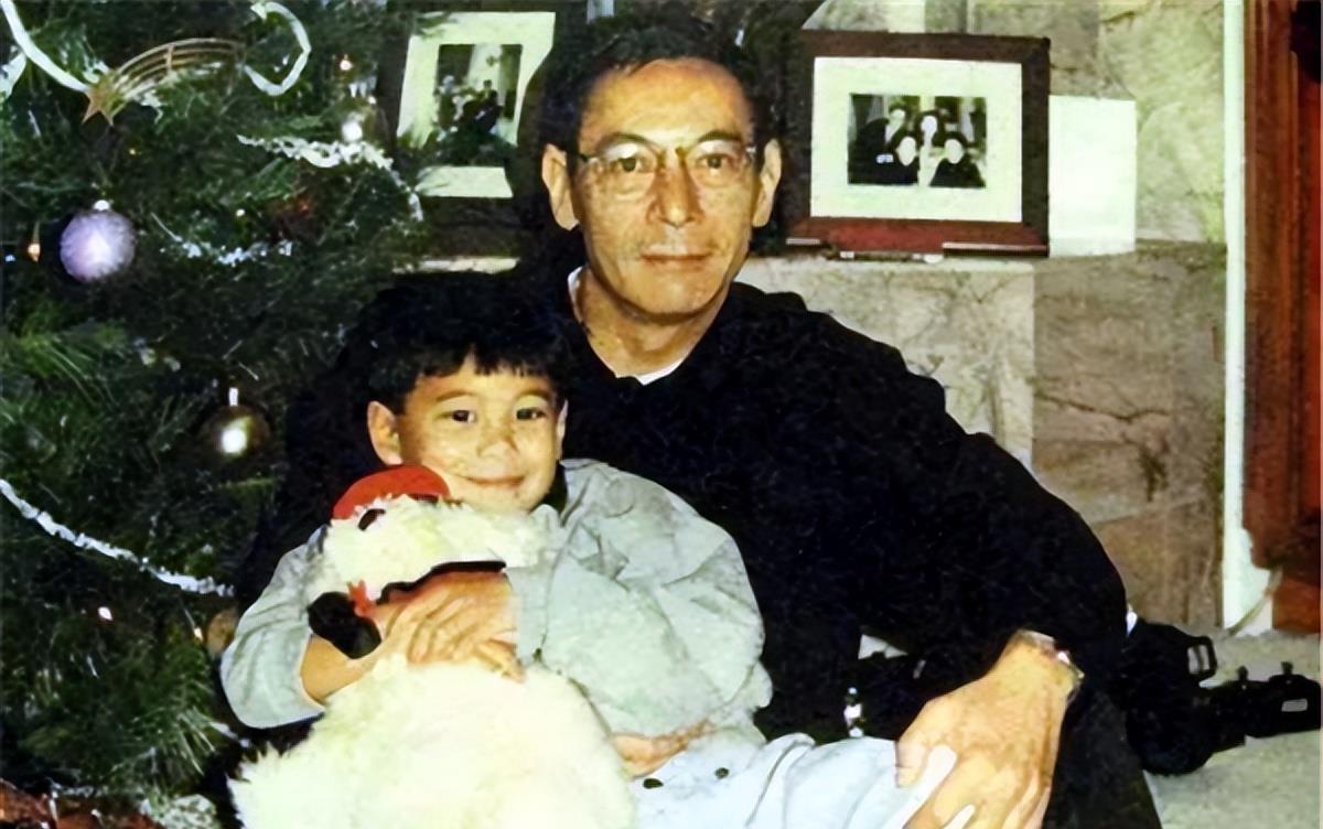 哪怕此时的蒋氏一族在台湾也远不如之前那般重要,而且蒋家嫡系子孙