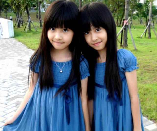 双胞胎小女孩照片可爱图片