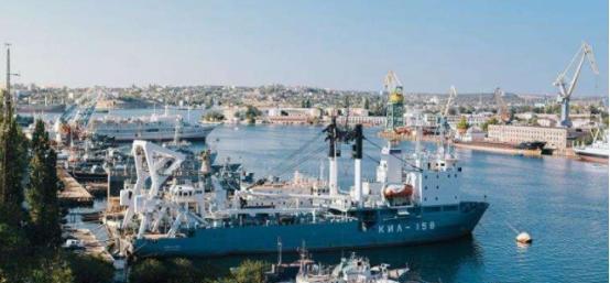 俄罗斯，国土面积世界第一，为啥却没有像样的大港口？