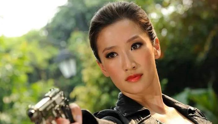 谢霆锋亲妹妹原来是她,隐藏35年终曝光,原来是我们熟悉的她_谢婷婷