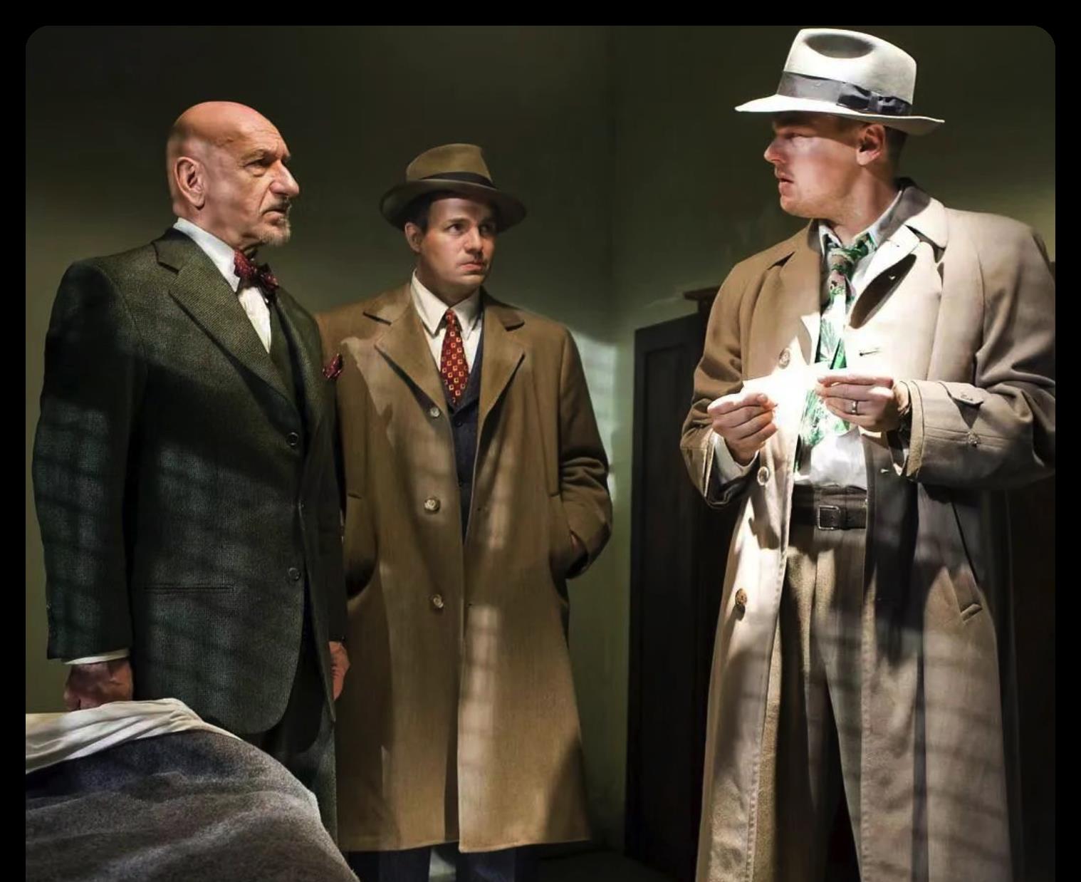 问到护士时,护士不小心提到了肖恩医生,说完她立马知道说漏嘴了,惊慌