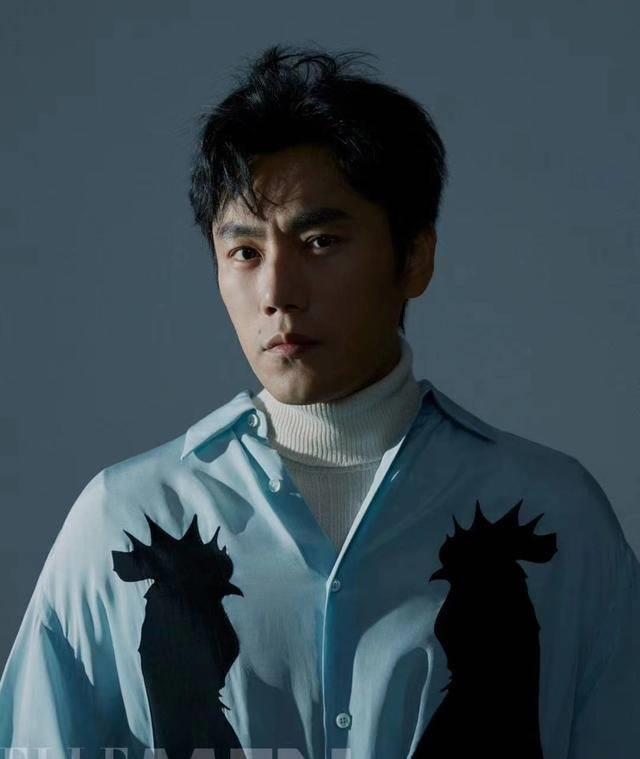 反矫情达人秦昊上线,42岁的他终于迎来事业巅峰,杂志大片超牛_衬衫