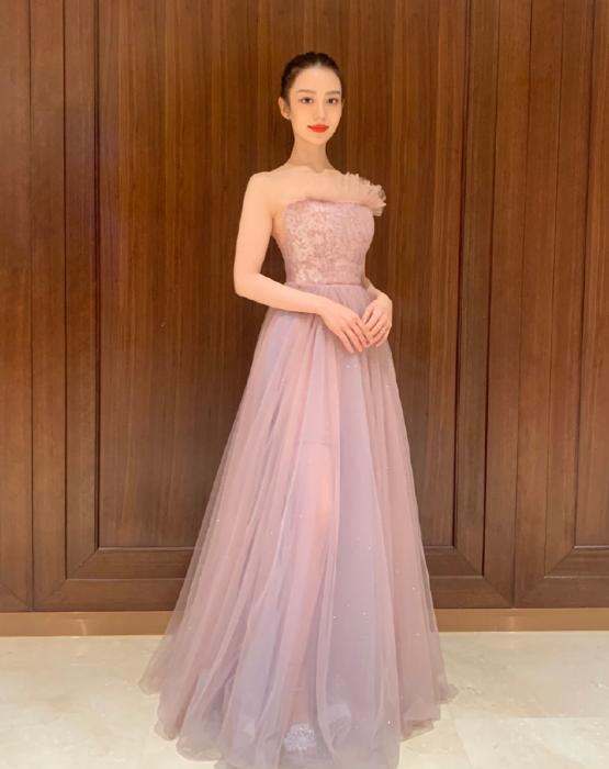 原创吉娜穿新式旗袍露面无赘肉身材不像当妈这次郎朗真赚到了