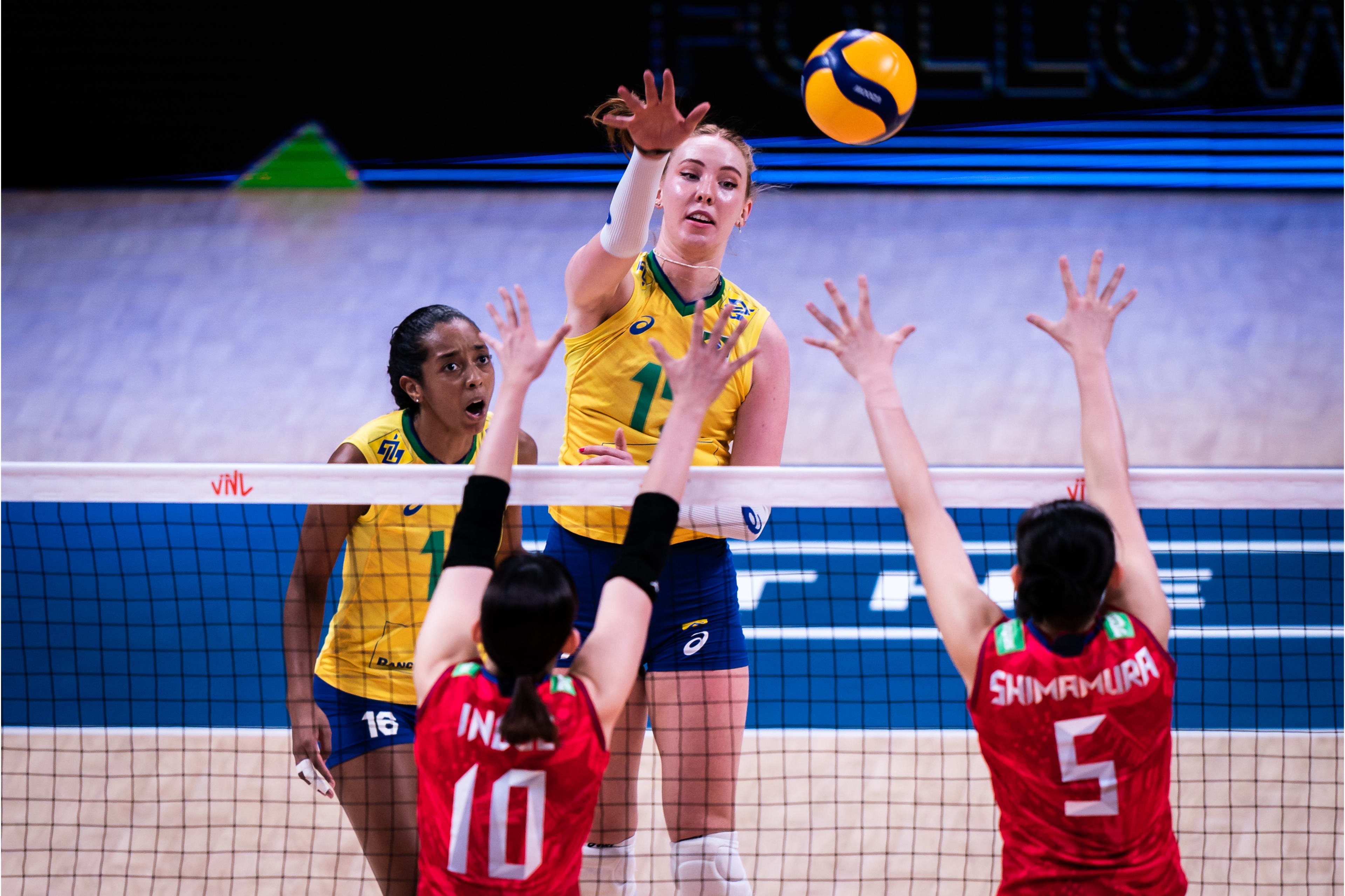 原创世界女排联赛总决赛上演磨教大斗法巴西31日本率先杀进四强