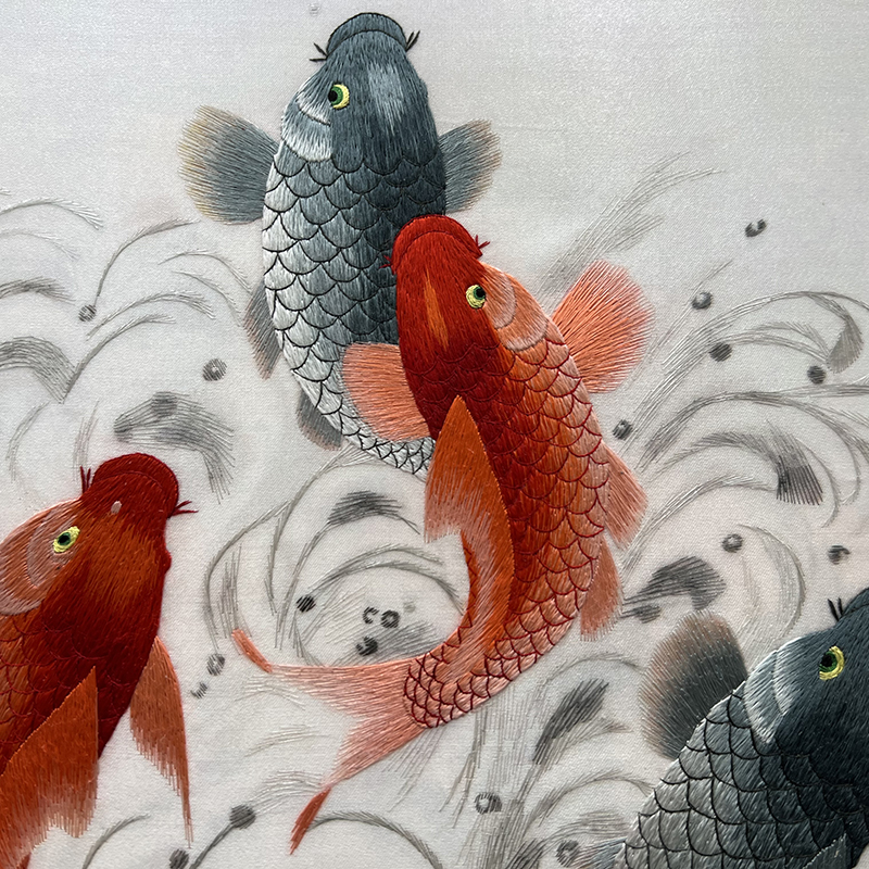 老人常说"无鱼不成席",可见"鱼文化"深入人心,一般鲤鱼图代表"年年有