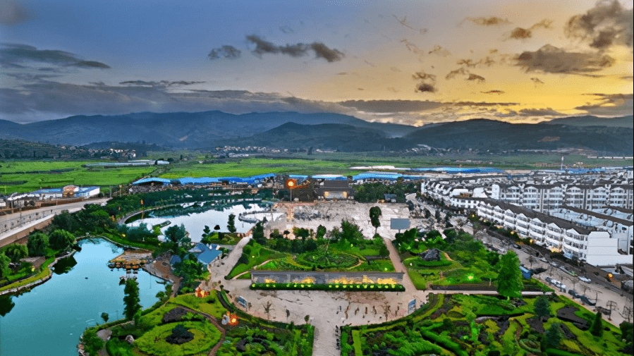 云南玉溪的华宁县,铁路明明贴着其县边界走,县城内却没有火车站_旅游