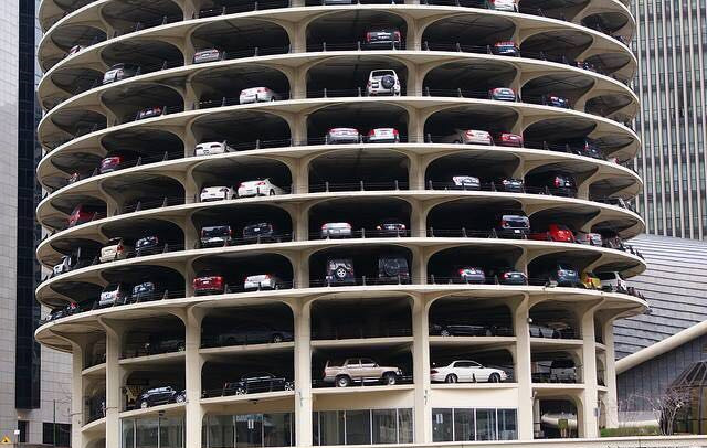 芝加哥双玉米楼,对强迫症来太治愈,亮灯之后成变异玉米_玛丽娜_停车场