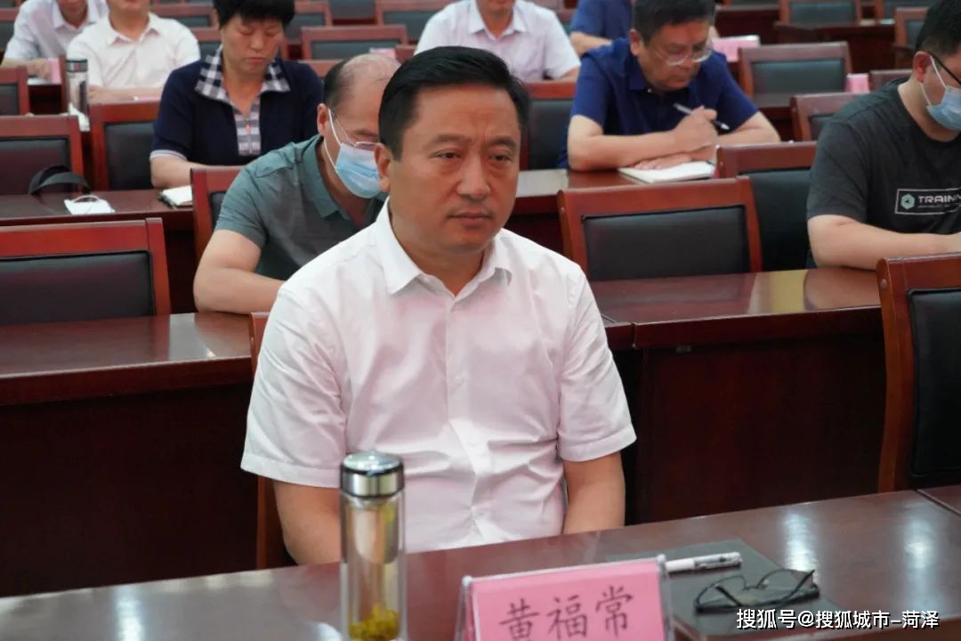 县委书记黄福常,县委副书记,县长范继臣,县委常委,副县长侯凌雁在我县