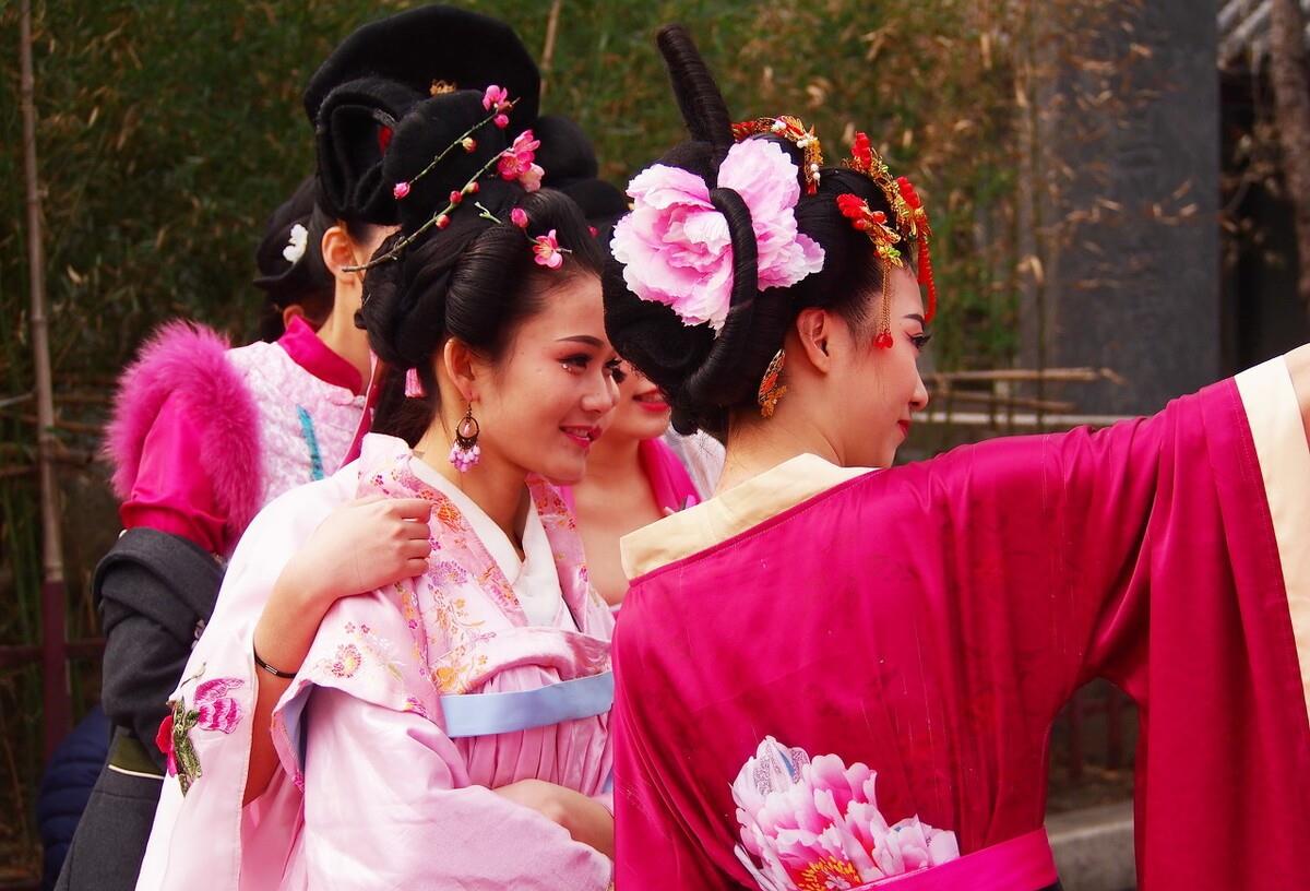 雲想衣裳花想容 春風拂檻露華濃 是寫哪位美女 螞蟻莊園答案 楊貴妃 唐代 鳳仙花 Freesoftwaresdownload