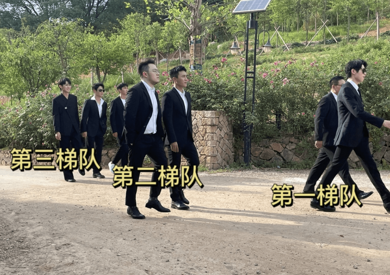 杜淳再带素人老婆参加新综艺,王灿晒录制现场恩爱合影