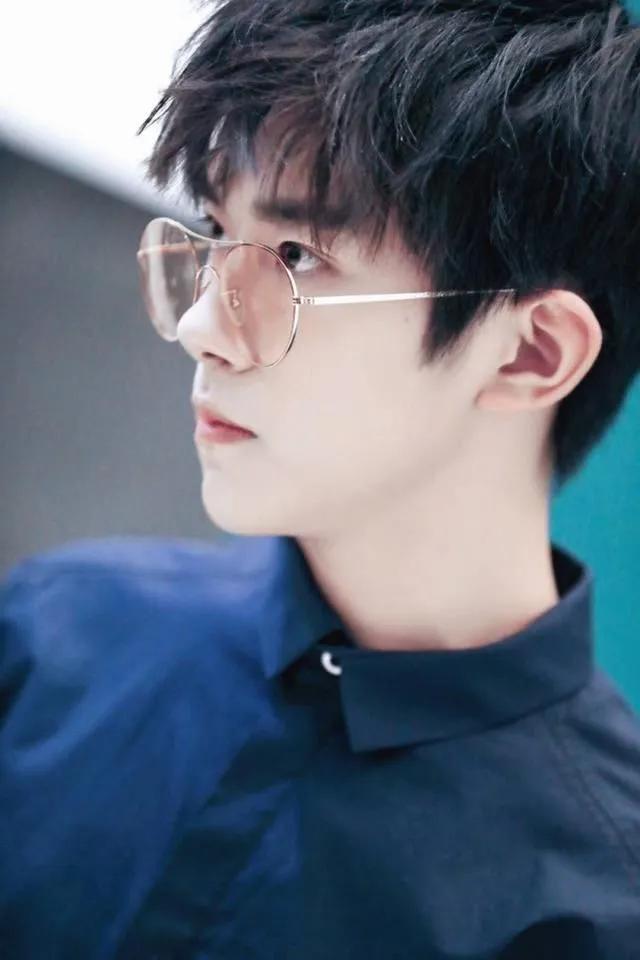 原创盘点那些男明星的眼镜杀肖战易烊千玺白敬亭王俊凯杨洋张艺兴