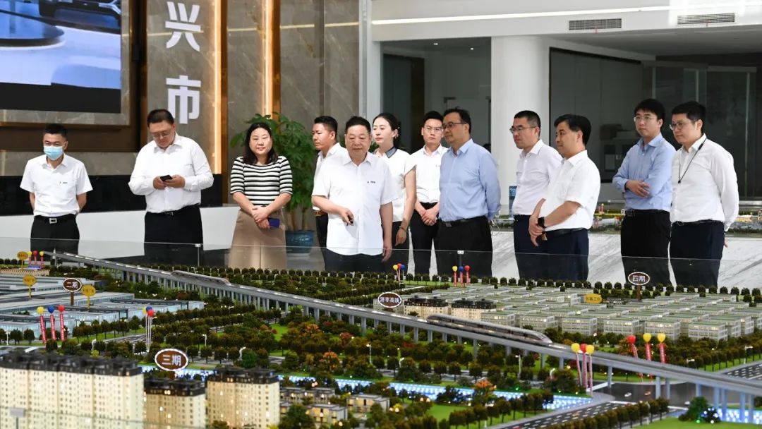 民生银行济南分行党委委员副行长马涛一行莅临人民控股集团山东公司