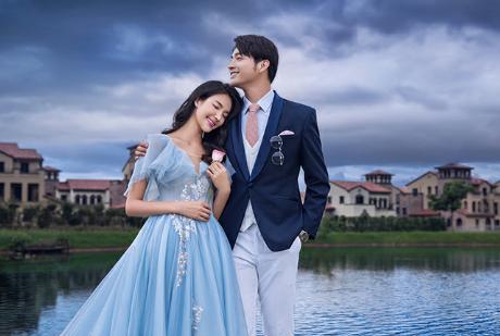 爱到极致达到忘我,那依恋中的情是缘份的唯美,想念时一日不见便是如隔