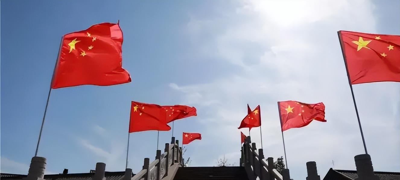 原创五星红旗仅得15票三号作品却得了185票为什么选了前者