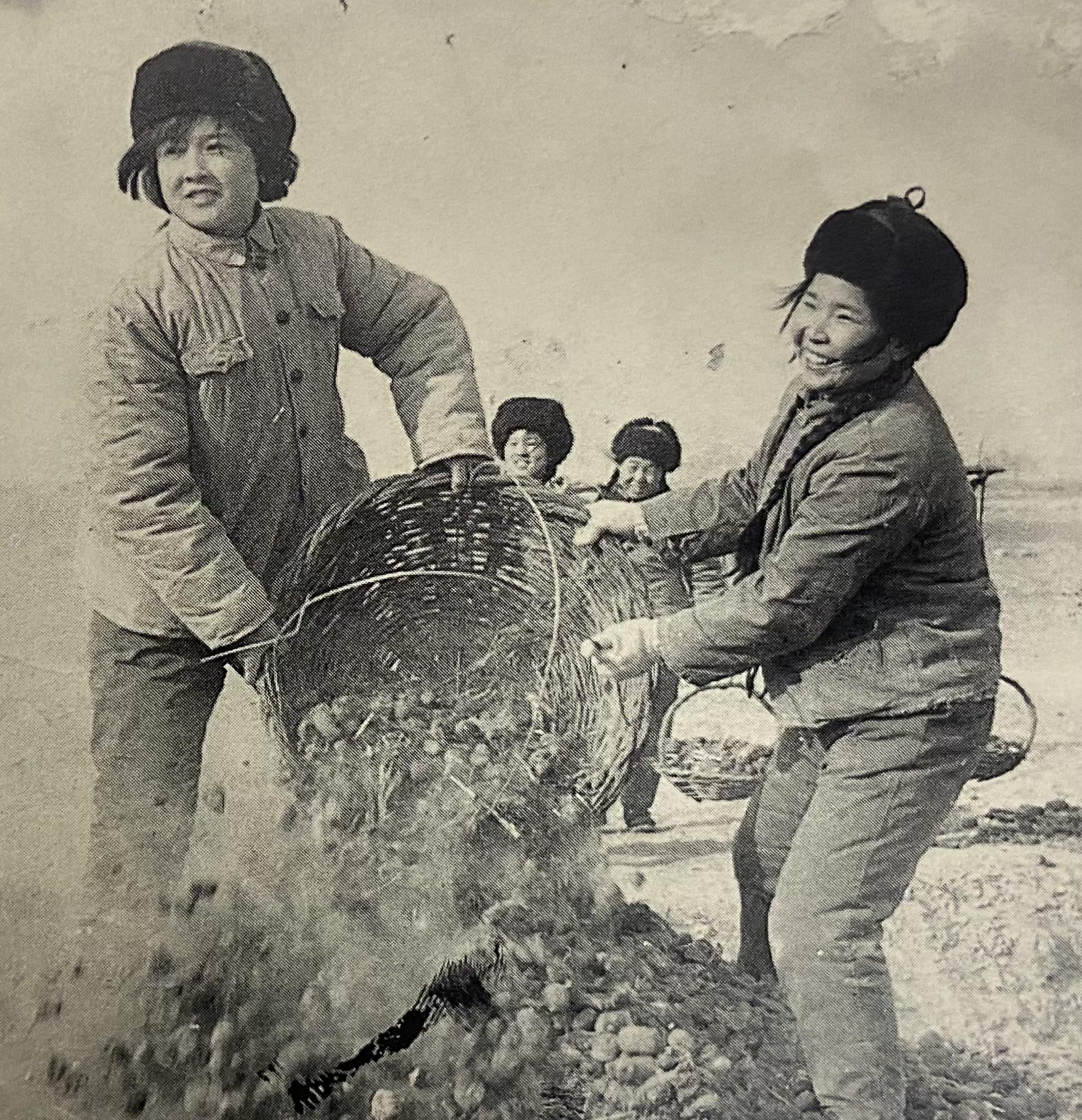 图:北大荒知青1970年,18岁的江翠兰赶上知青下乡,去了勤得利农场插队
