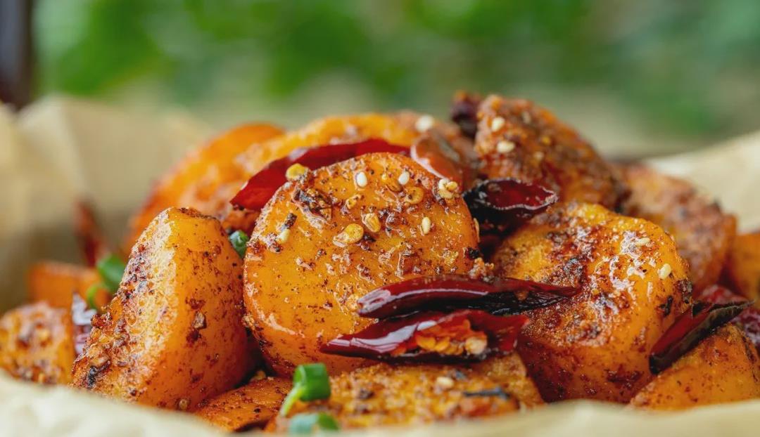 土豆这新吃法,3元就搞定_辣椒粉_小勺_spoon