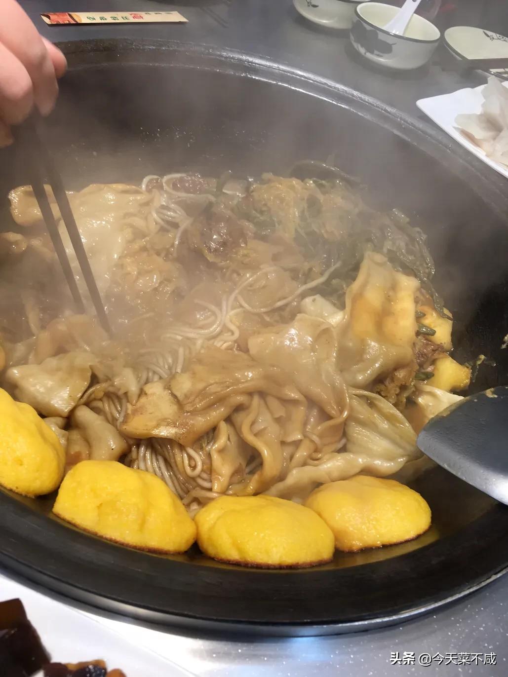 铁锅炖大鹅,东北厨师告诉你这样做嘎嘎香_饼子_备用_干香菇