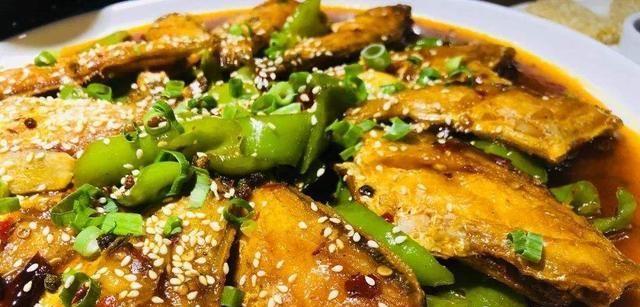 这种深海鱼无头无皮,曾被人误解嫌弃,肉比鲫鱼鲜美,比带鱼营养_捕捞