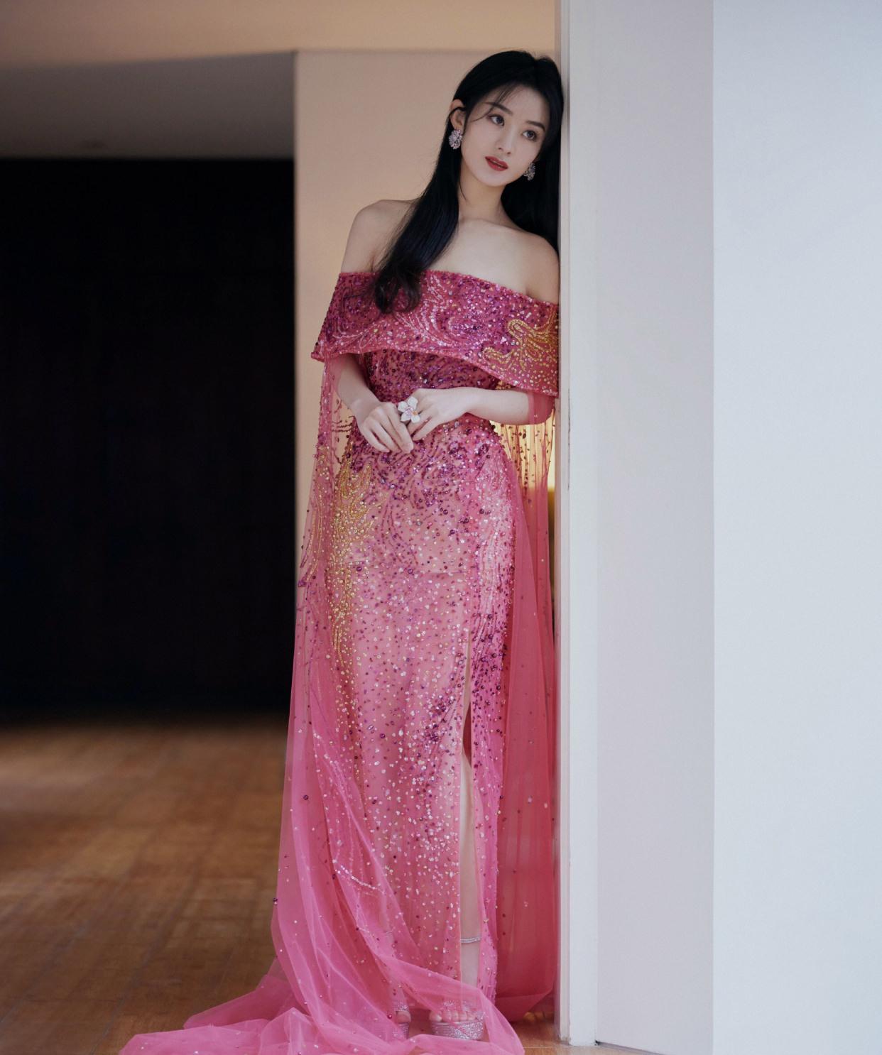 赵丽颖星光大赏连换三套!